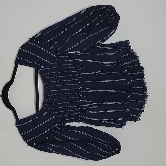 Free People crop top/frayed hem top. Size XS - Picture 9 of 10